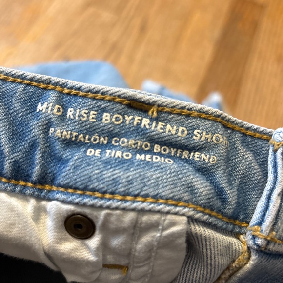 NWT Universal Thread Mid Rise Boyfriend Jean Shorts - Picture 8 of 11